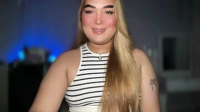 Snapshot of MissCataleyaxxx chatting on October 16, 2:12 am MissCataleyaxxx online show from October 16, 2:12 am