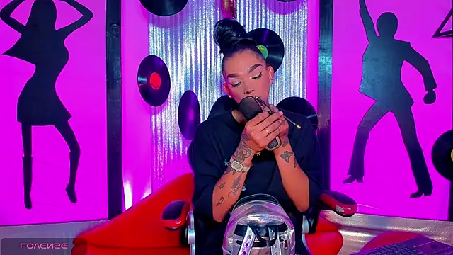 nickyminach  online show from March 24, 6:18 am