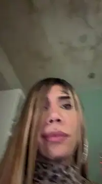 caroline cossei online show from March 10, 5:43 am