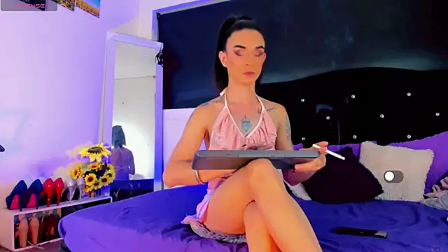 lesly xx online show from December 25, 3:50 am