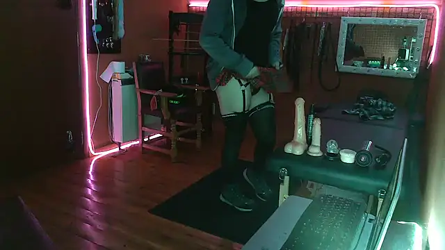 Ginny-the-bdsm-nympho online show from February 2, 5:37 pm