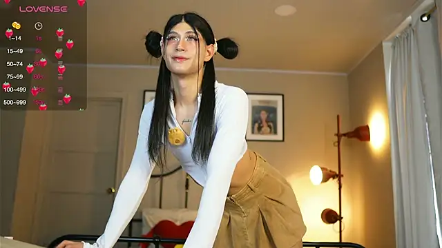 julesbennet online show from March 15, 1:27 pm