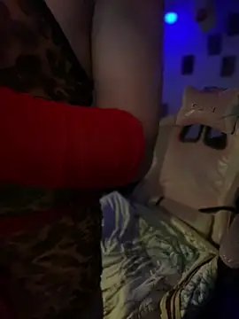 quinnyv04 online show from September 11, 11:57 pm