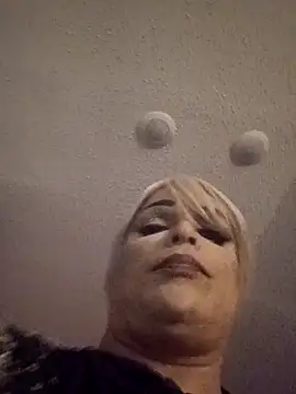 Sexytranswoman77 online show from April 23, 4:20 am