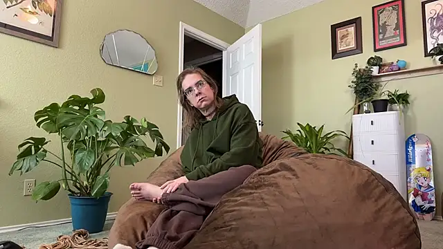 Linzy 19 online show from February 3, 4:01 pm