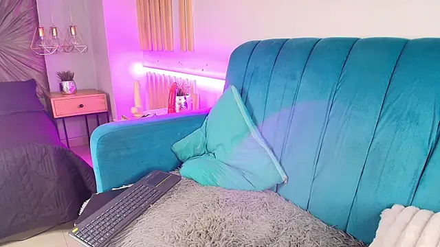 Satuurn  online show from April 15, 2:11 pm